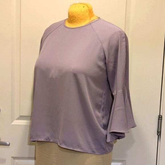 $5 Item! EUC Forever 21 XL Lilac Ruffle Sleeve Blouse - Picture 7 of 7